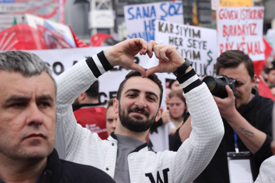Fotoğraflarla Kılıçdaroğlu'nun Bursa mitingi: 'Sizi yok saydığınız kadınlar gönderecek' 3